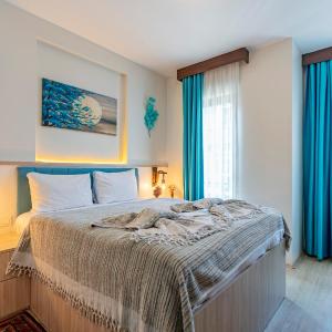 Deluxe Double Room with French Balcony