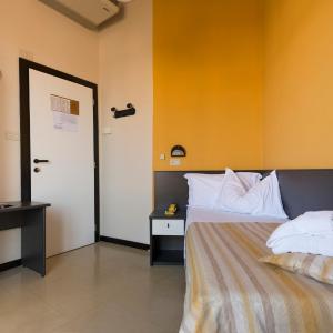 Single Room with Private Bathroom