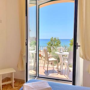 Quadruple Room with Sea View