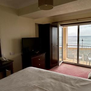 Double Room with Balcony and Sea View