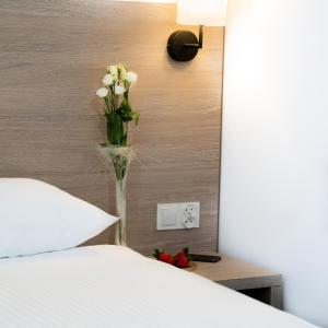 Deluxe Double Room (2 Adults + 1 Child)