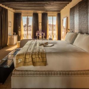 Special King Room with Grand Canal and Rialto Bridge view