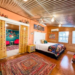 Deluxe King Suite