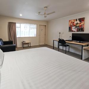 Superior King Studio with Spa Bath
