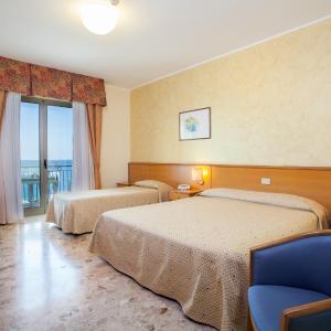 Triple Room with Sea View