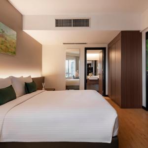 One-Bedroom Deluxe King