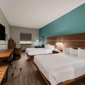 Queen Room with Two Queen Beds - Non-Smoking