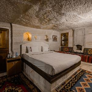 Double or Twin Room with Terrace