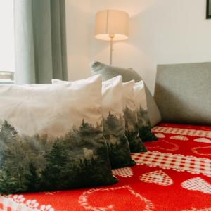 Apartment with Mountain View