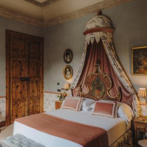 Palace Room