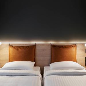 Moxy Twin Room