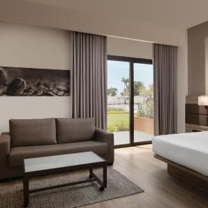 King Room with Sofa Bed and Terrace - Poolside