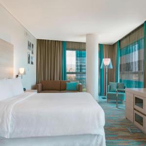 Studio Suite, 1 Bedroom Studio Suite, 1 Queen, Sea view