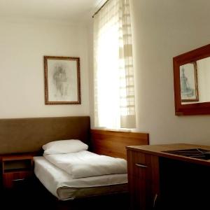 Double or Twin Room with Bathroom