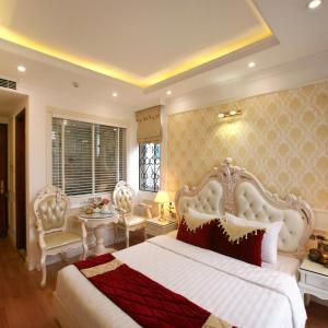 Deluxe Double or Twin Room with Balcony
