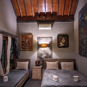 Family Room (3 Adults)