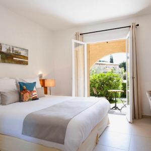 Double or Twin Room with Terrace