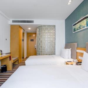 Standard Twin Room with Two Twin Beds