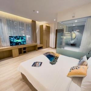 Studio with Spa Bath
