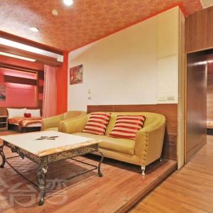 Family Room (6 Adults)