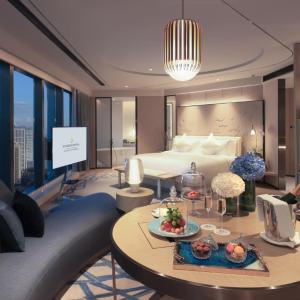 Junior King Suite with City View