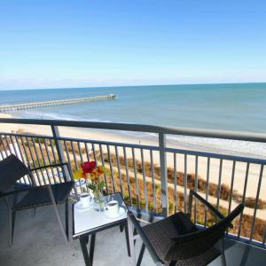 One-Bedroom Suite with Two Queen Beds - Ocean Front