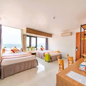 Family Room with Sea View