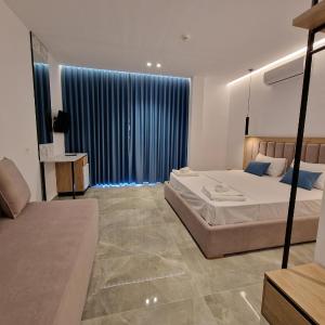 Deluxe Triple Room with Pool View