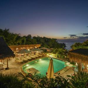 Beachfront Master Deluxe Bungalow with Sea View