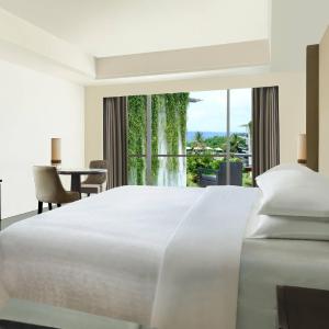 Guest Room Partial Ocean View, 1 King Bed (suitable for 2 adults & 2 children below 12 y.o. or 3 adults with Extra Bed) with FREE Kids & Family Activities