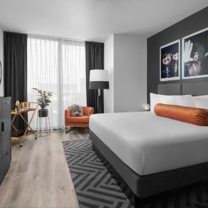 King Room with Pool View