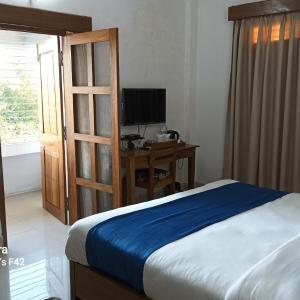 King Room with Balcony