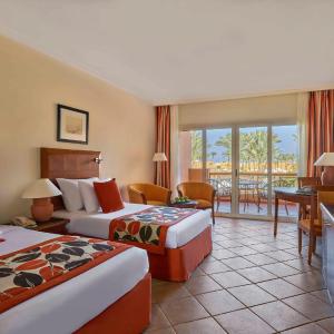 Superior, King or Twin Bed, Pool View