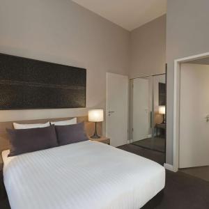 Premier One-Bedroom Apartment