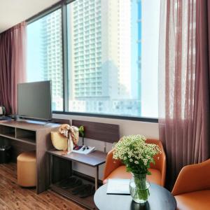 Deluxe Double or Twin with City View