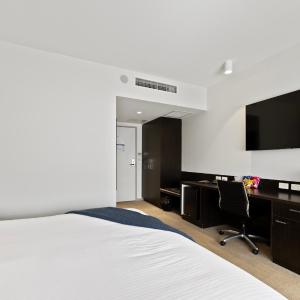 Club King Room