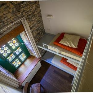 Small 3 bed private room (triple bunk bed)