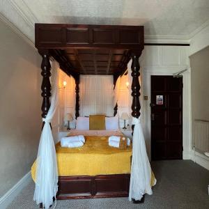 Double Room with Four Poster Bed
