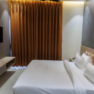 Deluxe Double Room with Shower