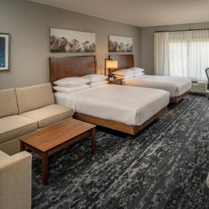 Queen Room with Sofa Bed and Roll-In Shower - Mobility Accessible