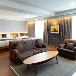 Imperial Suite with Mountain View