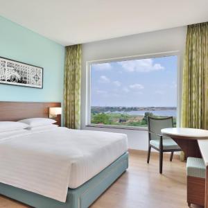 King Room with Lake View