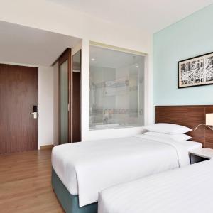 Fairfield Twin Room, City View - 20% Discount on F& Soft Beverage, Early Check-in & Late Check-out