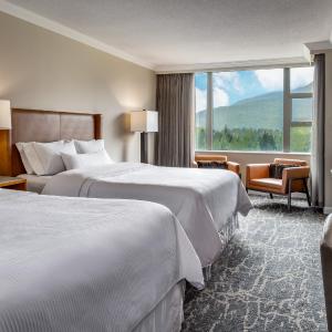Studio Suite, 2 Queen, Mountain view, West Tower, Fireplace