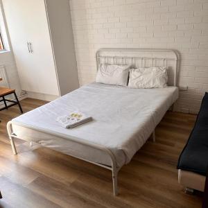 Queen Studio Apartment