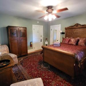 Queen Room with Balcony