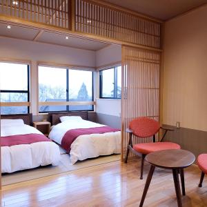 Standard Twin Room with Shared Bathroom