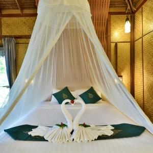 Deluxe Cottage with Partial Sea View