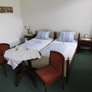 Double Room with Shared Bathroom
