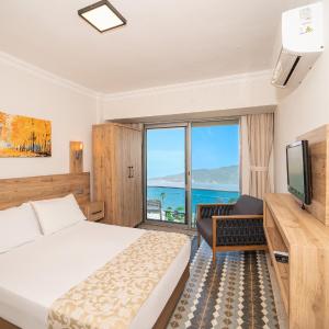 Double Room with Balcony and Sea View